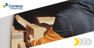 Imagem de uma caixa de encomenda com a logomarca do Exporta Fácil