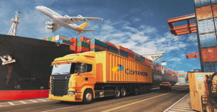 caminhão, avião dos correios em um porto com vários pallet